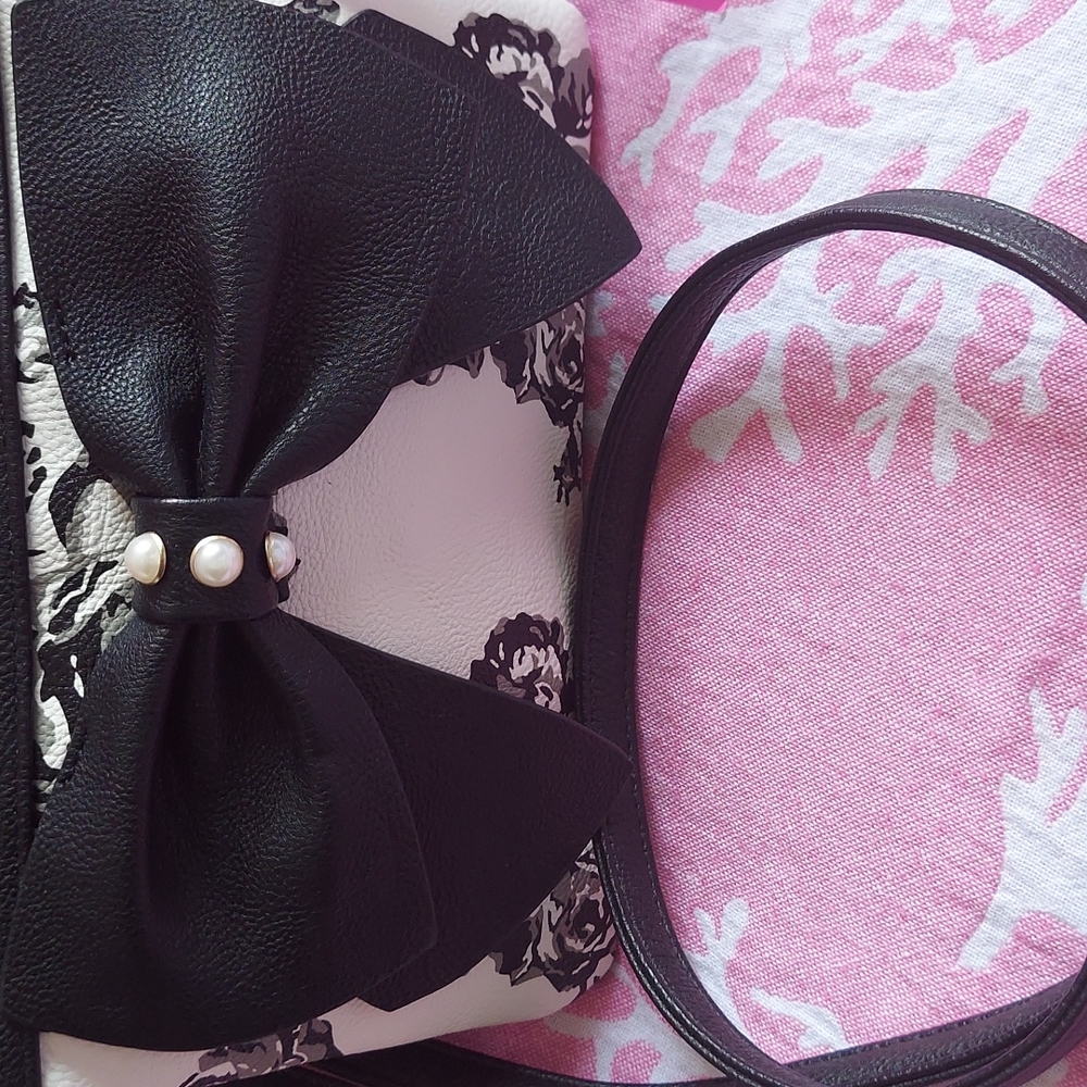NWT Betsey Johnson BOW PERAL CROSSBODY - Picture 3 of 12